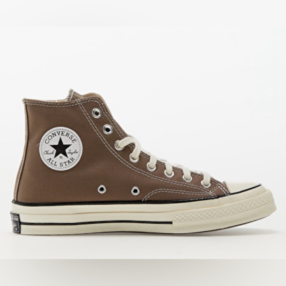 CONVERSE Chuck Taylor All Star SZ 6 Men’s/SZ 8 Women’s.